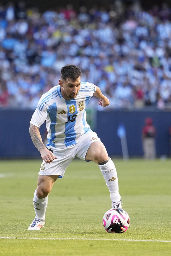 拉菲尼亚：落选FIFA最佳阵容？我不在乎（拉菲尼亚：无缘FIFA年度最佳阵容？我毫不在意）