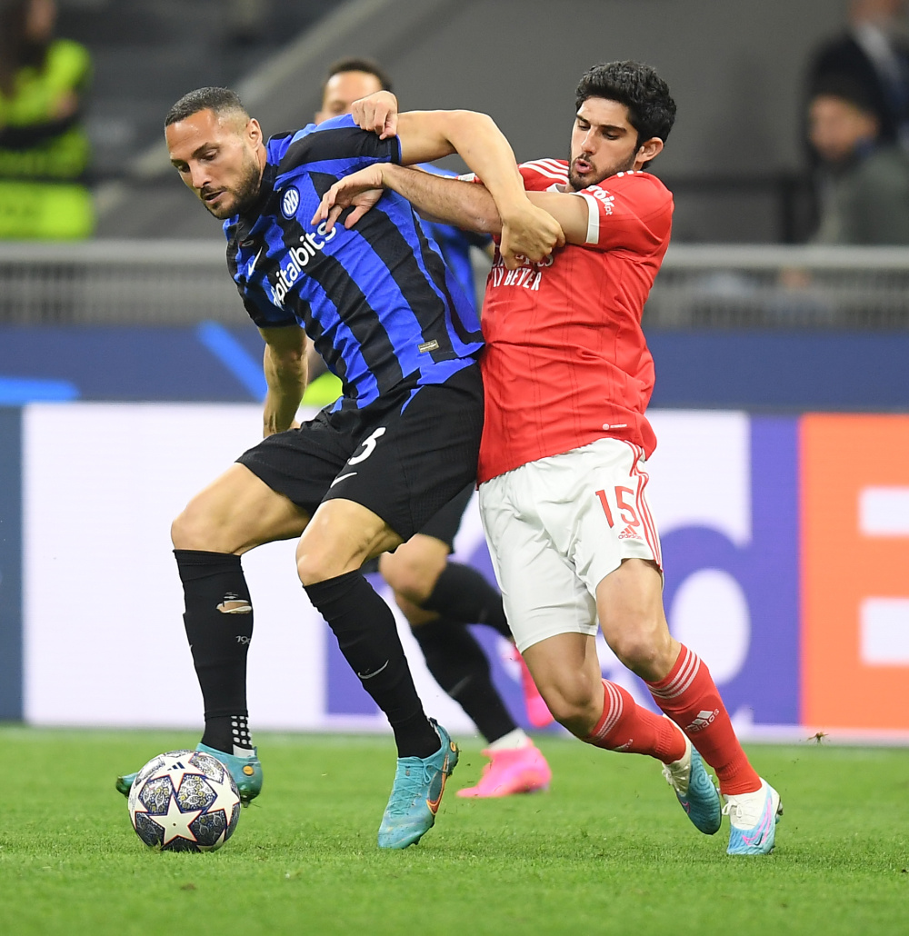 塔利亚菲科：梅西回诺坎普很美好；会有换代但现在无法预测