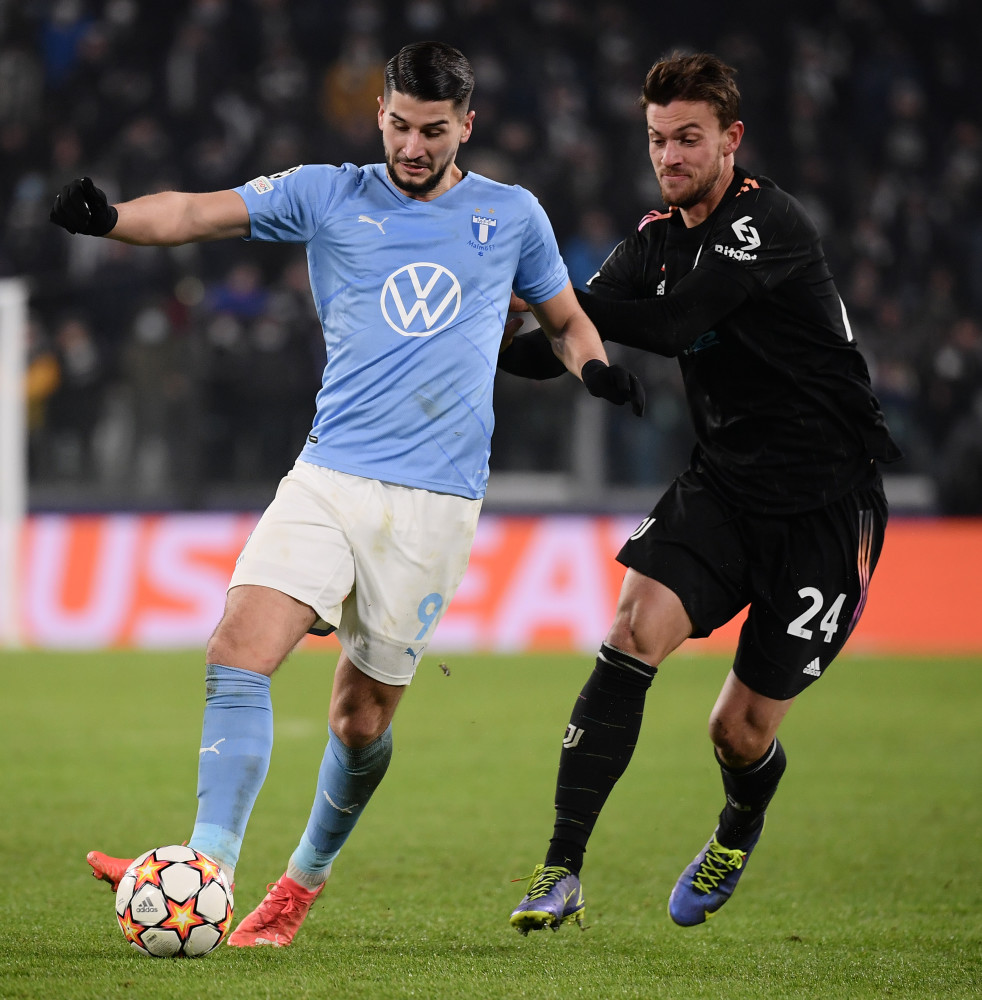 西媒：皇马将就内格雷拉案向FIFA投诉，称长期遭不公对待