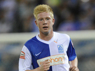 苏格兰vs丹麦全场数据：控球率30-70，射门7-11（苏格兰对阵丹麦数据一览：控球30%对70%，射门7比11）