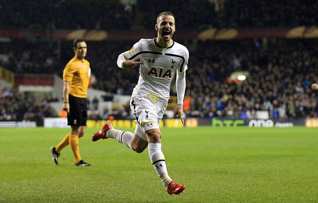 欧文连续突破得分，全队士气高涨