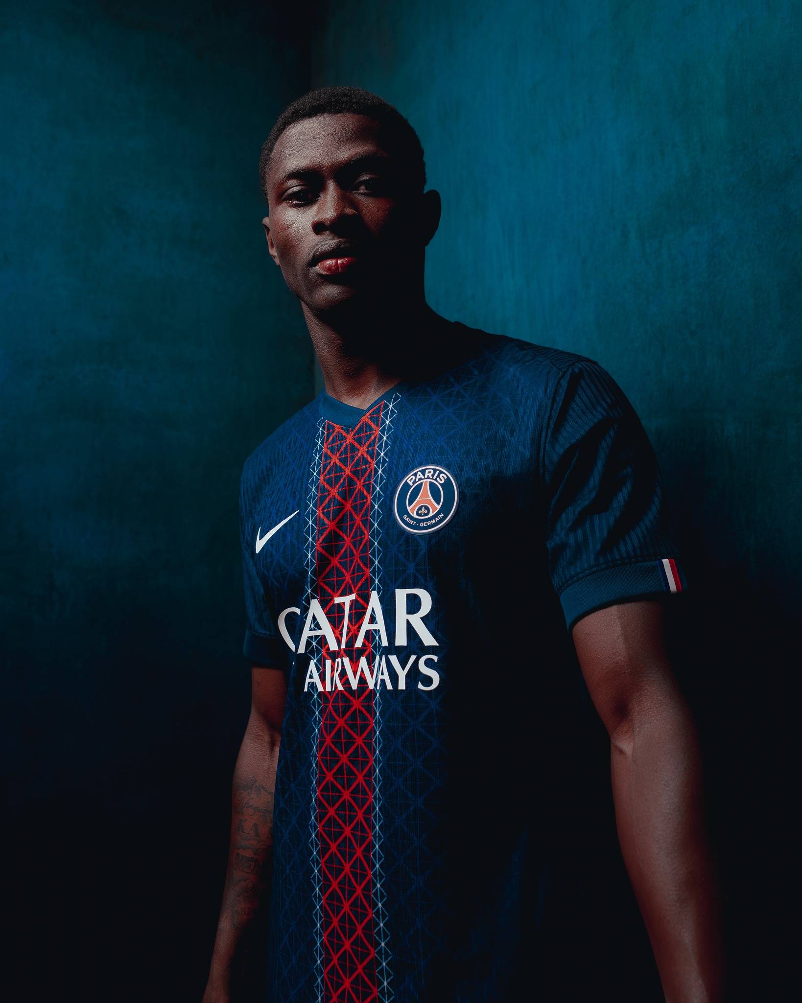 费迪南德盛赞新卡灵顿：梦中情房，你肯定希望住在这样的地方（费迪南德盛赞曼联新卡灵顿：堪比梦幻之家，谁不想住？）