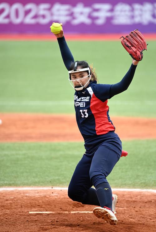 杰伦·约翰逊成老鹰队史常规赛首位单场拿15+15+15球员