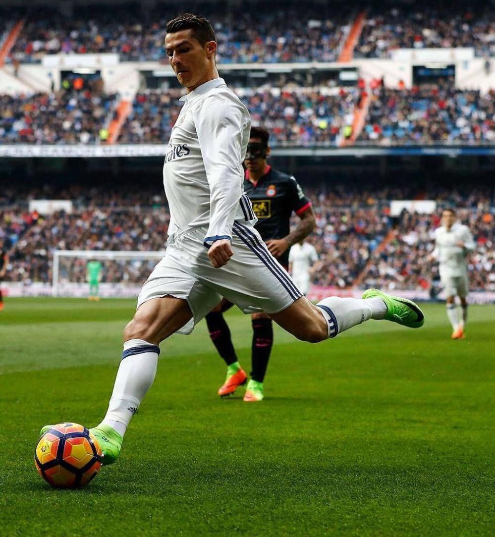 KD：经历这些艰难的比赛，对我们整个团队来说都非常重要