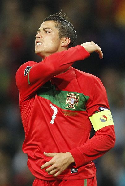 皇马2025年四大皆空，阿隆索接棒安帅压力骤增（皇马2025颗粒无收，阿隆索接任安帅压力倍增）