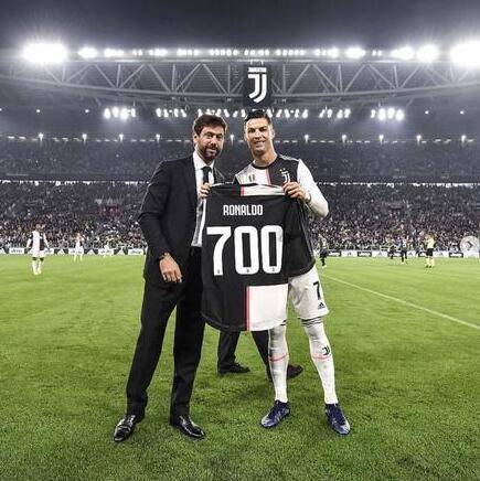 欧冠淘汰赛前瞻：巴萨对阵曼联,（欧冠淘汰赛焦点战：巴萨迎战曼联）