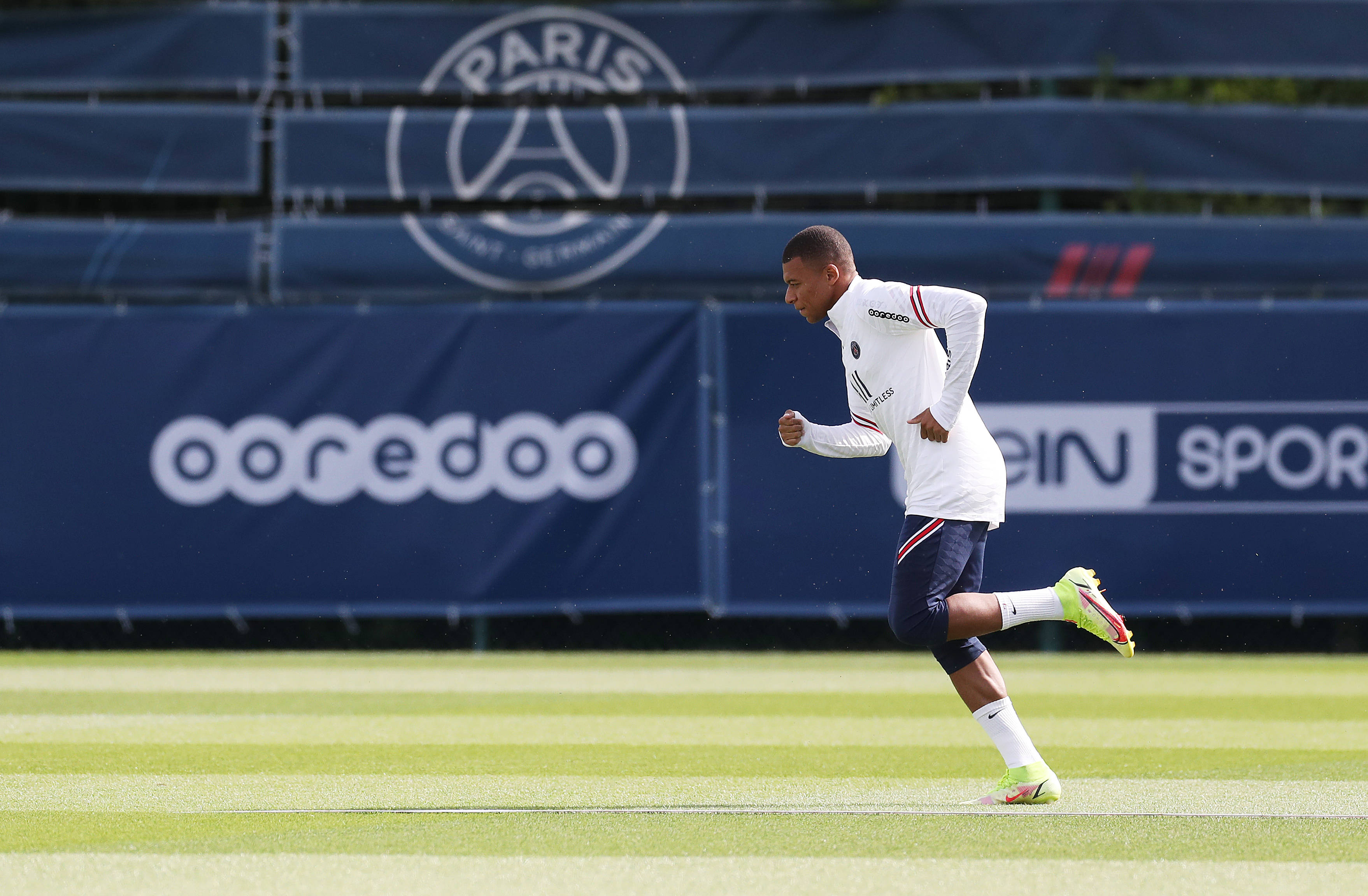 德转列巴拉圭球员历史身价前10：阿尔米隆第1，巴里奥斯上榜