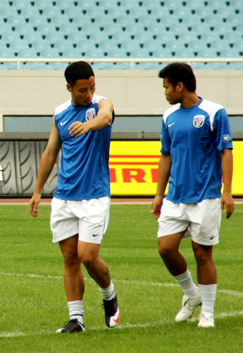 美因茨2-1逆转佛罗伦萨，李在城补时绝杀，霍勒巴赫破门