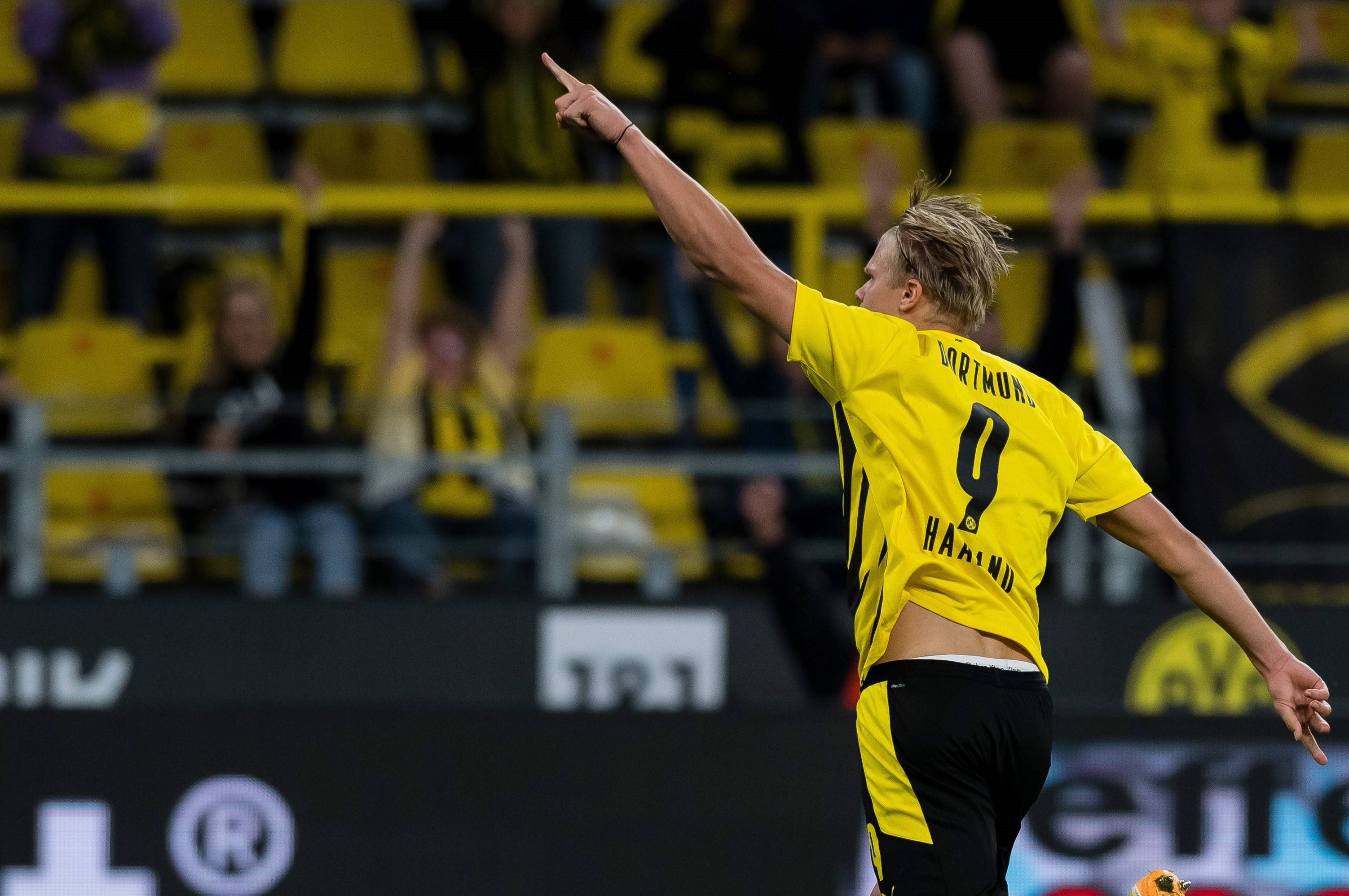 利兹联考虑签下RB莱比锡中卫（利兹联有意引进莱比锡红牛中卫）