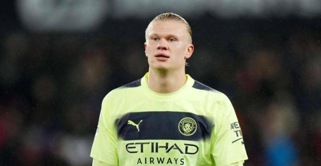 足球国足进攻体系被赞流畅度明显提升（国足进攻更顺畅，体系优化获赞）