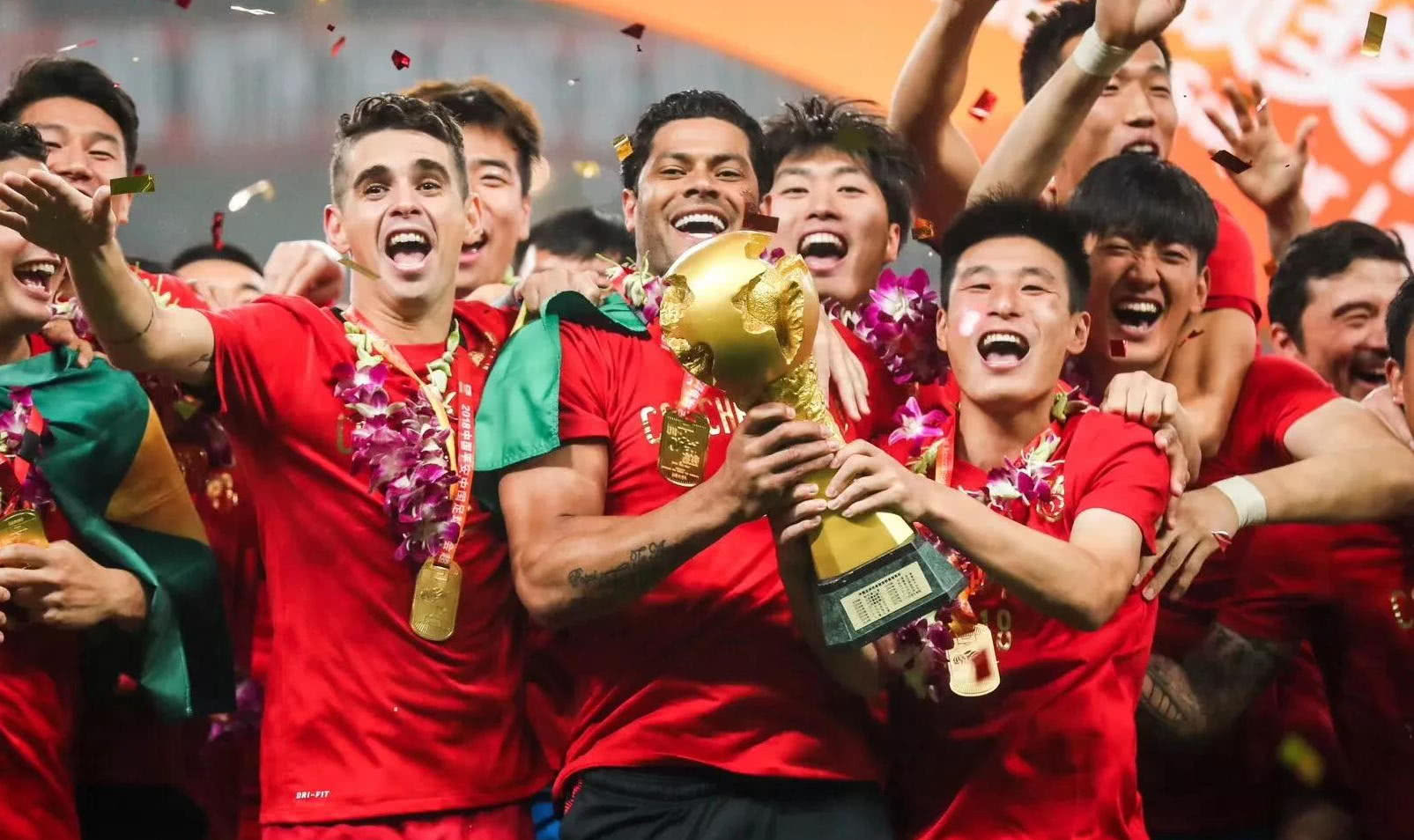 1-1战平，利物浦丢三分！英超积分榜：切尔西1-3惨败，阿森纳稳居榜首（1-1收场，利物浦无缘三分；英超榜单：切尔西1-3遭惨败，阿森纳继续领跑）