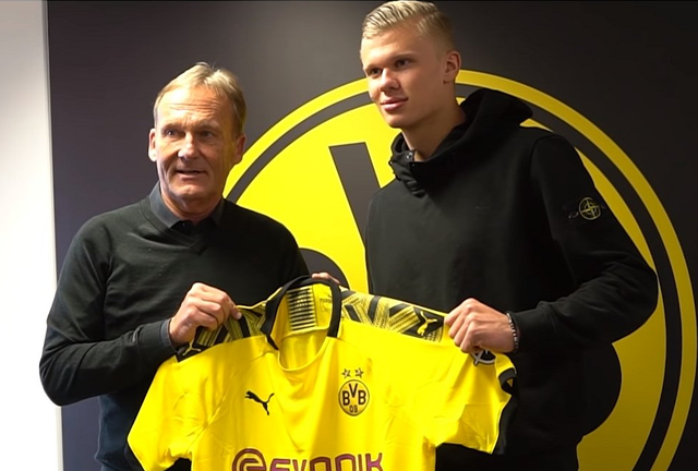 洛里：温哥华的人造草皮质量太差，在这样的场地比赛不可接受