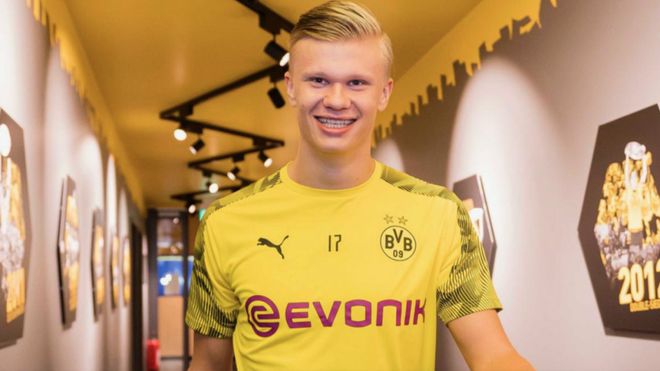 德甲战报：洛孔加破僵，拉尔森扳平，汉堡1-1法兰克福（德甲快讯：洛孔加先拔头筹，拉尔森扳平，汉堡1-1战平法兰克福）