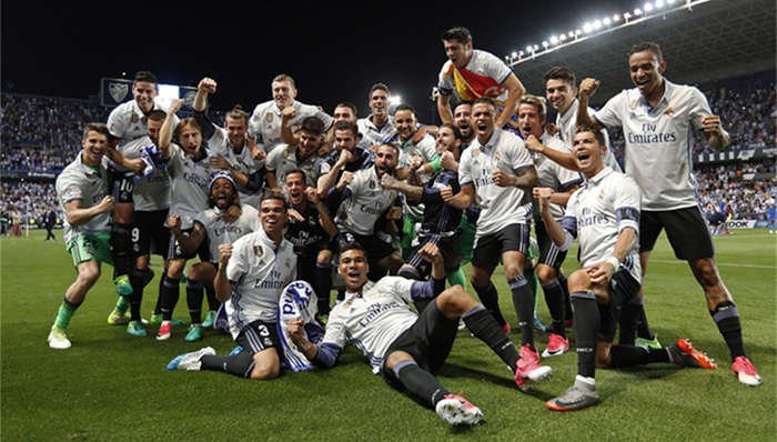 湖人浓眉哥统治篮下球队获胜