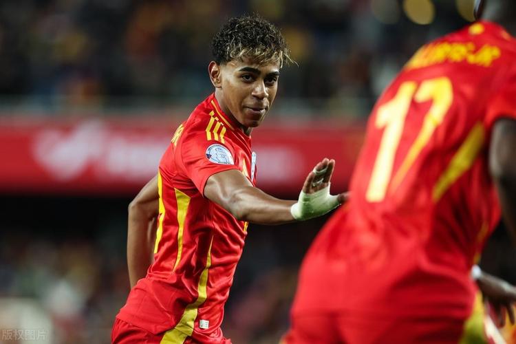 RB莱比锡vs法兰克福：劳姆、古拉西奇首发，巴舒亚伊、堂安律出战