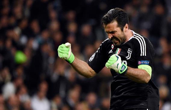 NBA焦点战：篮网客场逆转雄鹿,