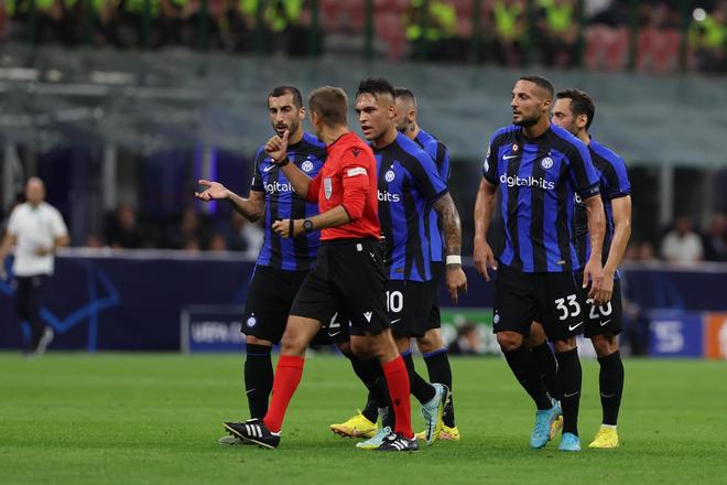 尤文官方：鲁加尼比目鱼肌受伤；据悉将至少缺席20天（尤文通报：鲁加尼比目鱼肌受损，预计至少伤停20天）