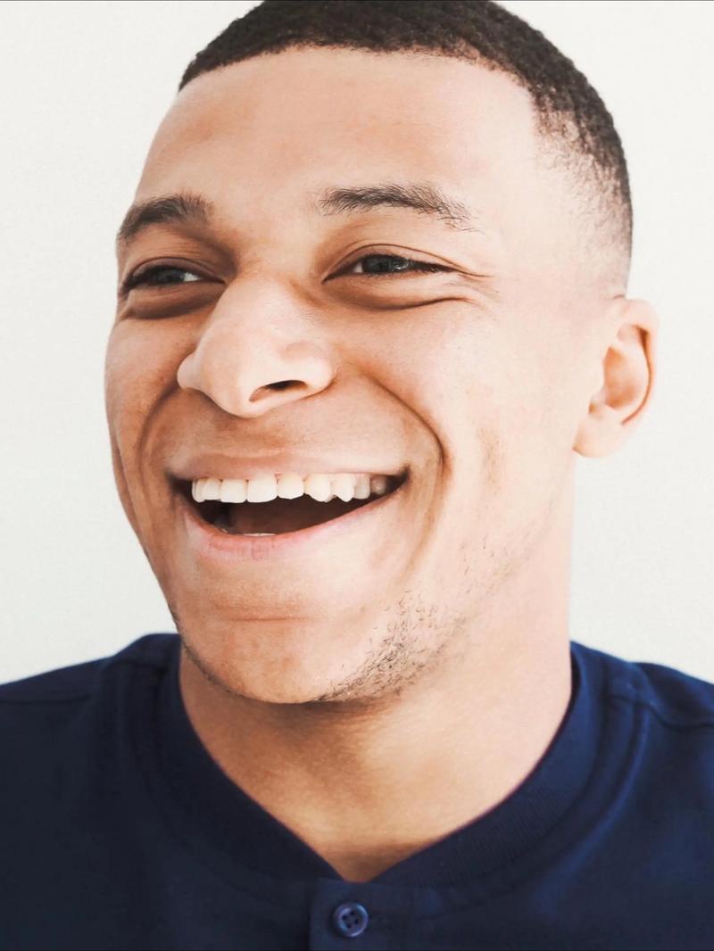 2025／26赛季英超：西汉姆联0-2利物浦！萨拉赫替补席见证利物浦重生（英超2025／26赛季：利物浦2-0客胜西汉姆，萨拉赫替补席目睹红军复苏）